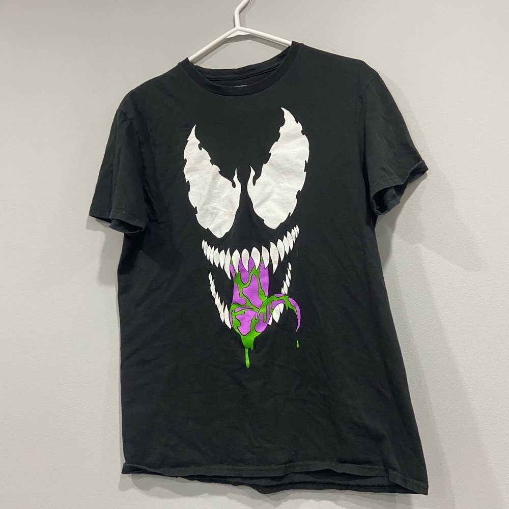 Venom graphic tee